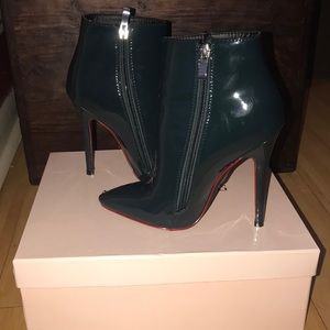 Azalea Wang ‘Paulina’ Dark Green Patent Booties
